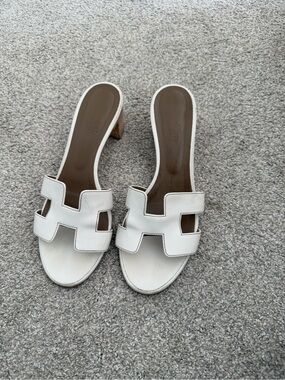 Hermes White Leather Oran Slide Mules with Block Heel